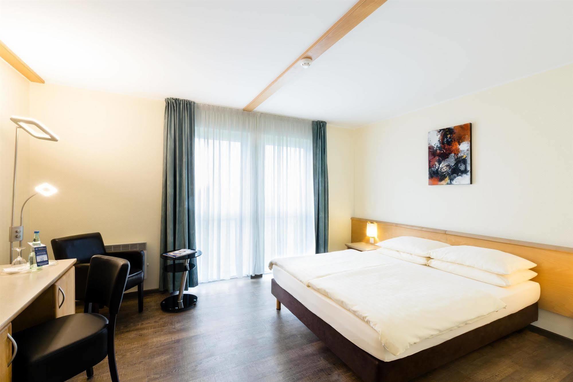 Best Western Euro Hotel Gonderange Екстериор снимка