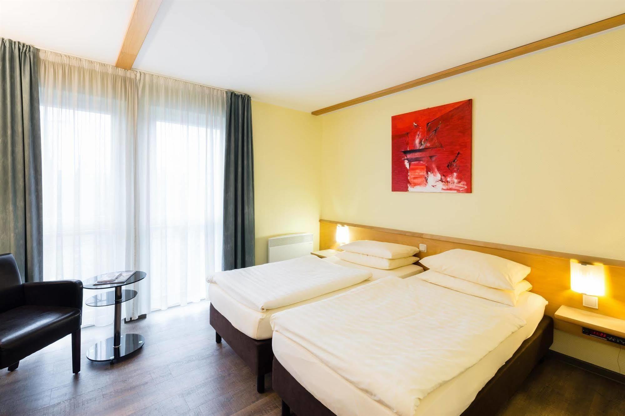 Best Western Euro Hotel Gonderange Екстериор снимка